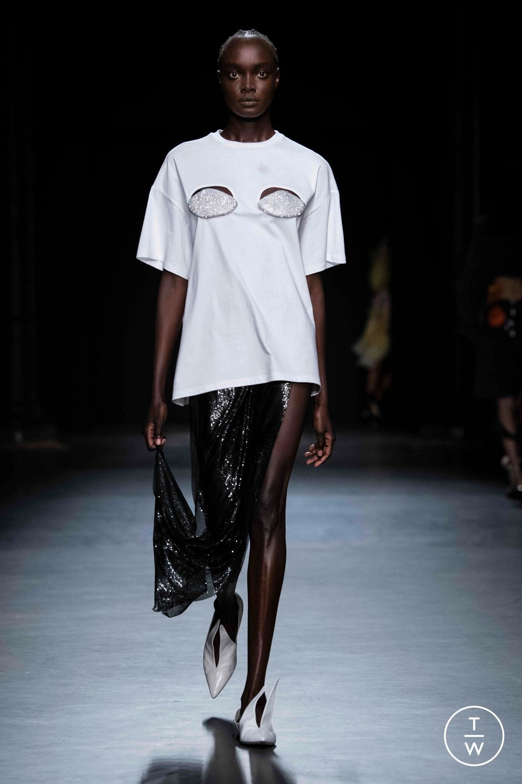 Fashion Week London Spring/Summer 2023 look 42 from the Christopher Kane collection womenswear