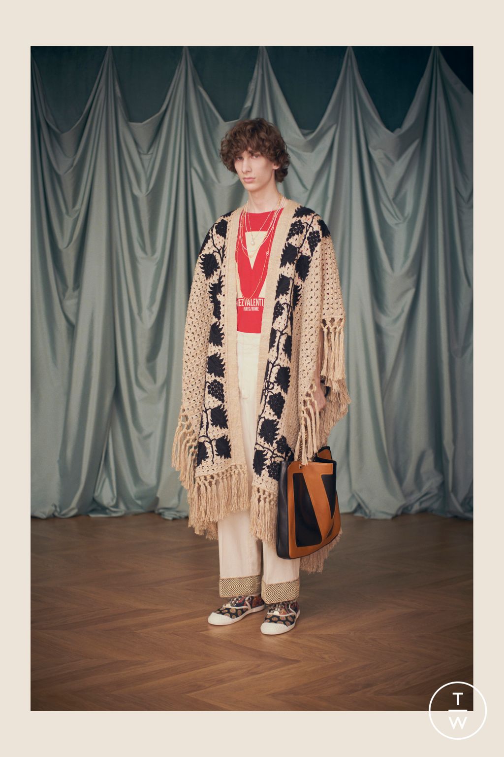 Fashion Week Paris Resort 2025 look 80 from the Valentino collection womenswear