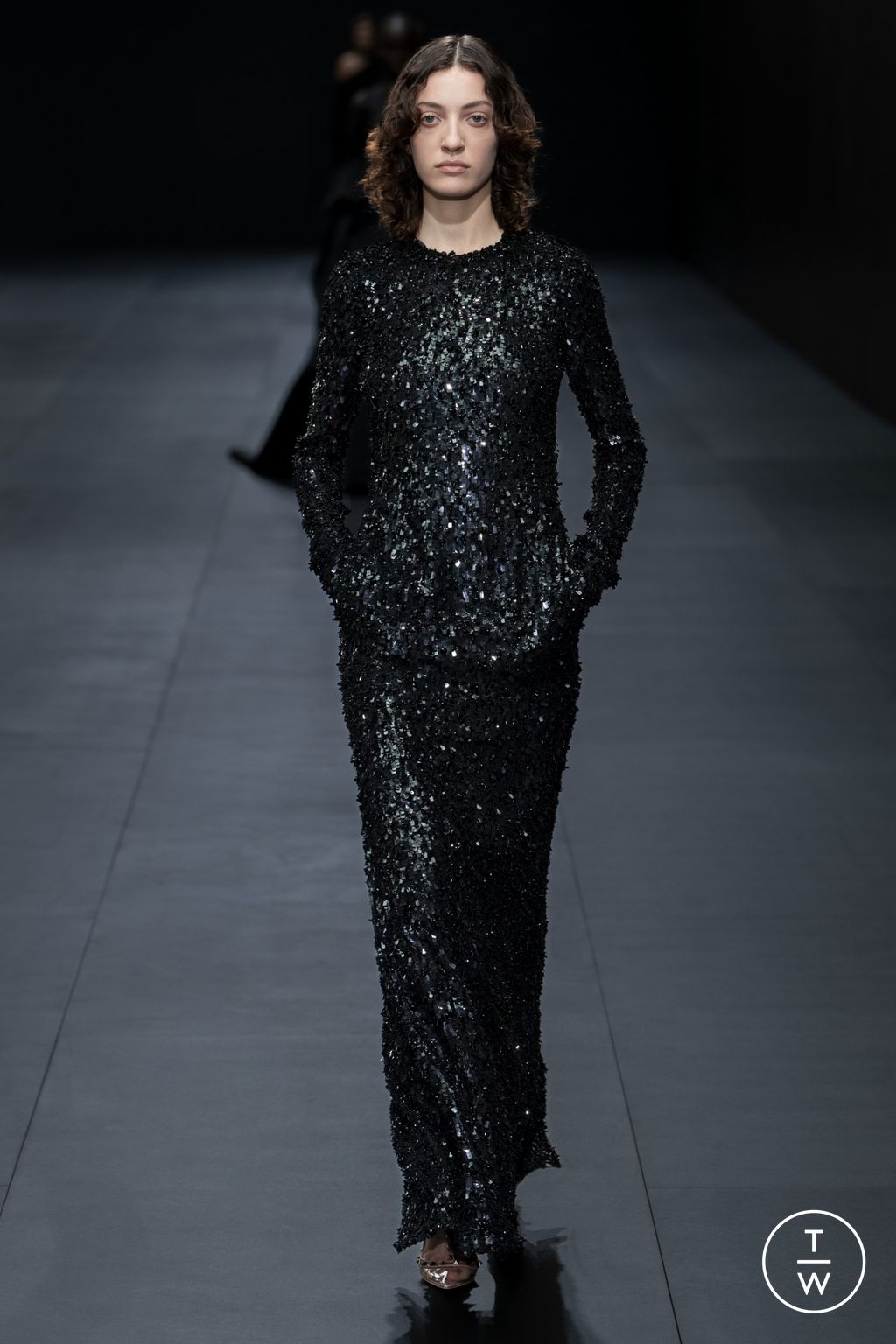 Fashion Week Paris Spring/Summer 2023 look 81 from the Valentino collection 女装