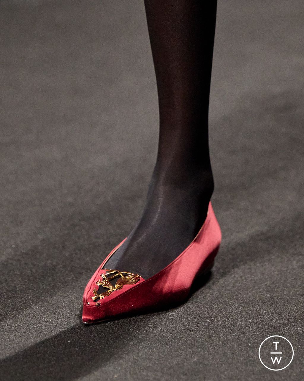 Fashion Week Milan Fall/Winter 2025 look 40 from the Roberto Cavalli collection womenswear accessories