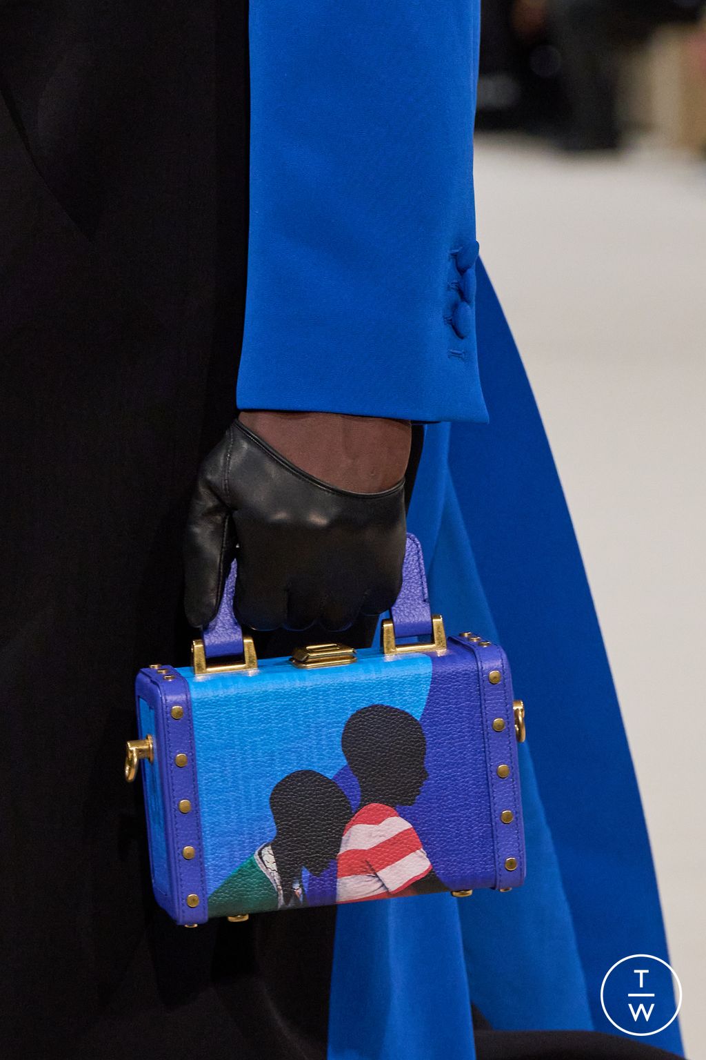 Fashion Week Paris Fall/Winter 2024 look 11 de la collection Balmain menswear accessories