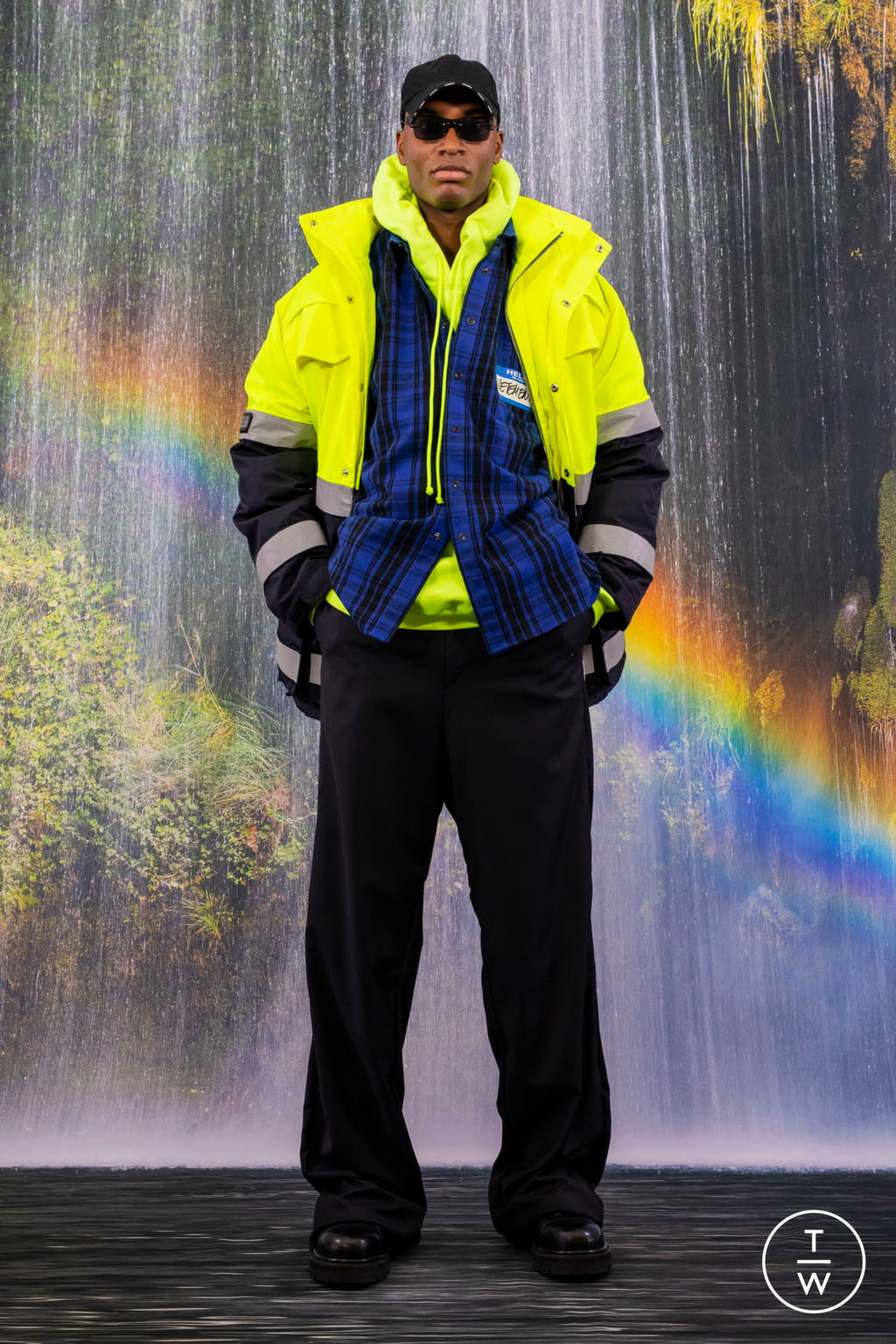 Fashion Week Paris Fall/Winter 2021 look 83 from the VETEMENTS collection menswear