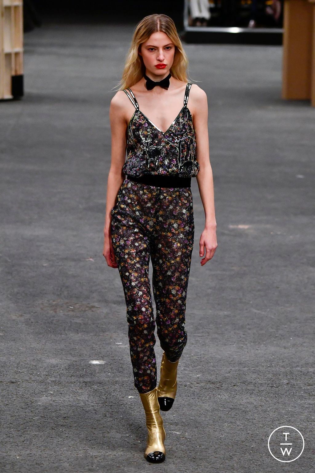 Fashion Week Paris Spring/Summer 2023 look 29 de la collection Chanel couture