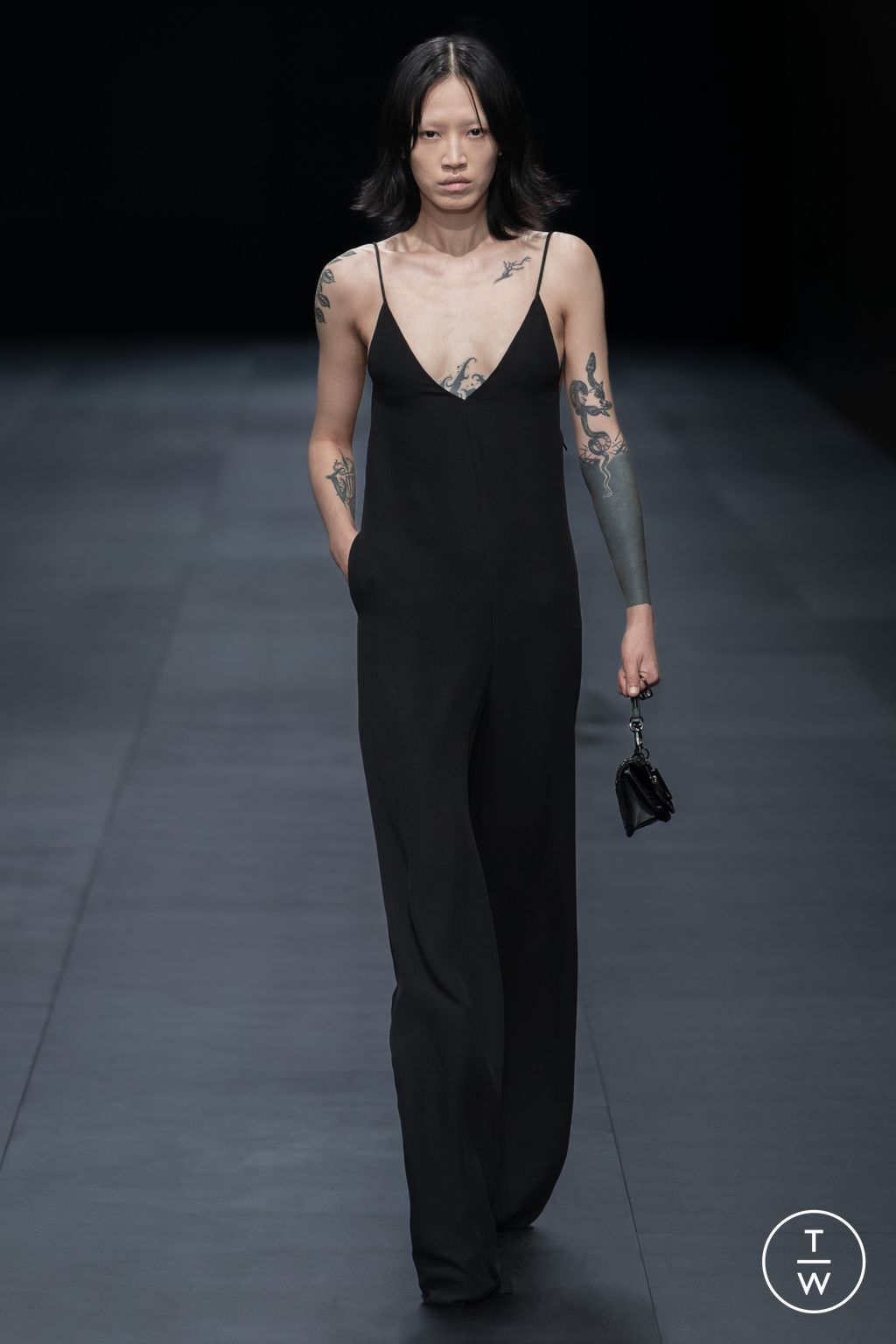 Fashion Week Paris Spring/Summer 2023 look 85 de la collection Valentino womenswear