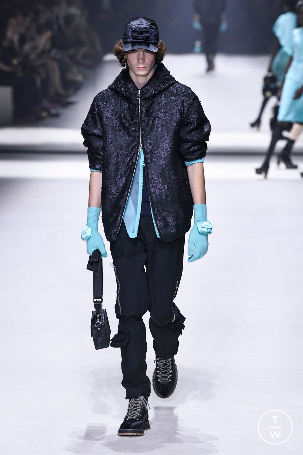 Fashion Week New York Resort 2023 look 39 from the Fendi collection 女装