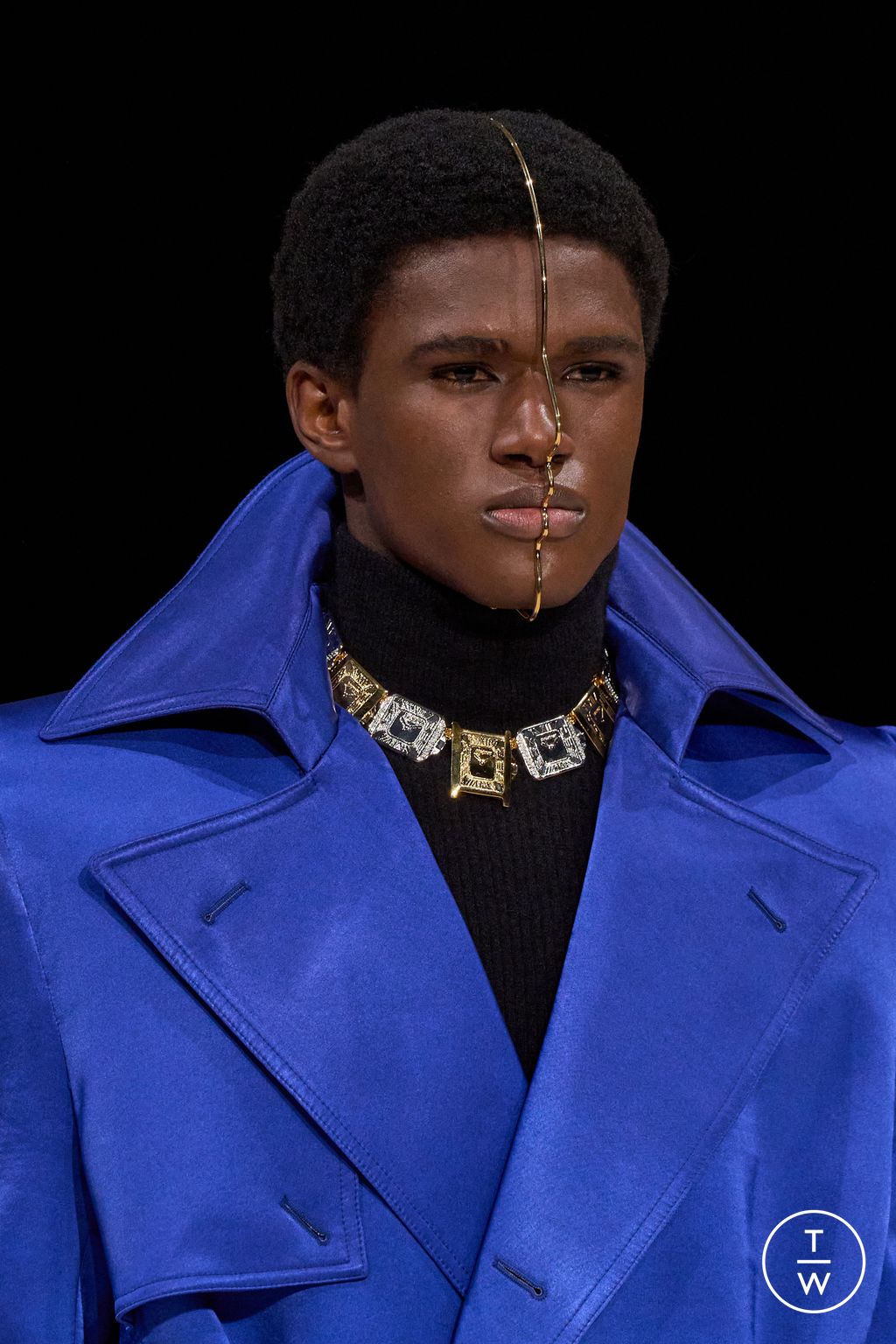 Fashion Week Paris Fall/Winter 2024 look 50 from the Balmain collection menswear accessories