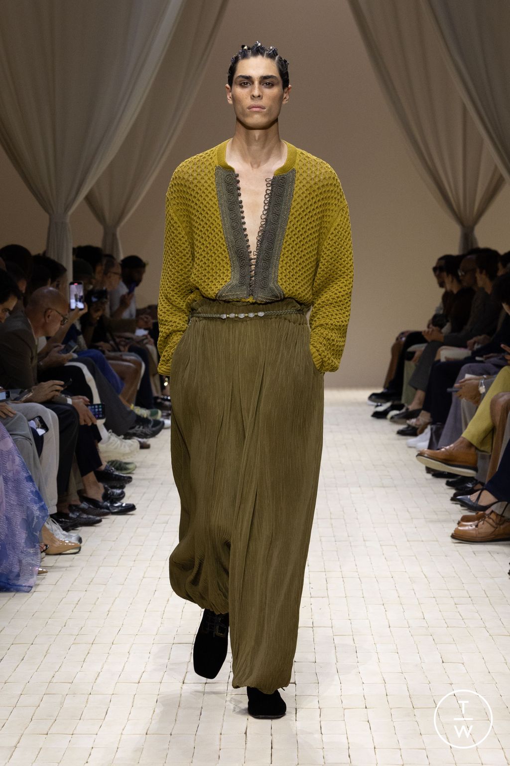 Fashion Week Milan Spring/Summer 2026 look 88 de la collection Emporio Armani menswear