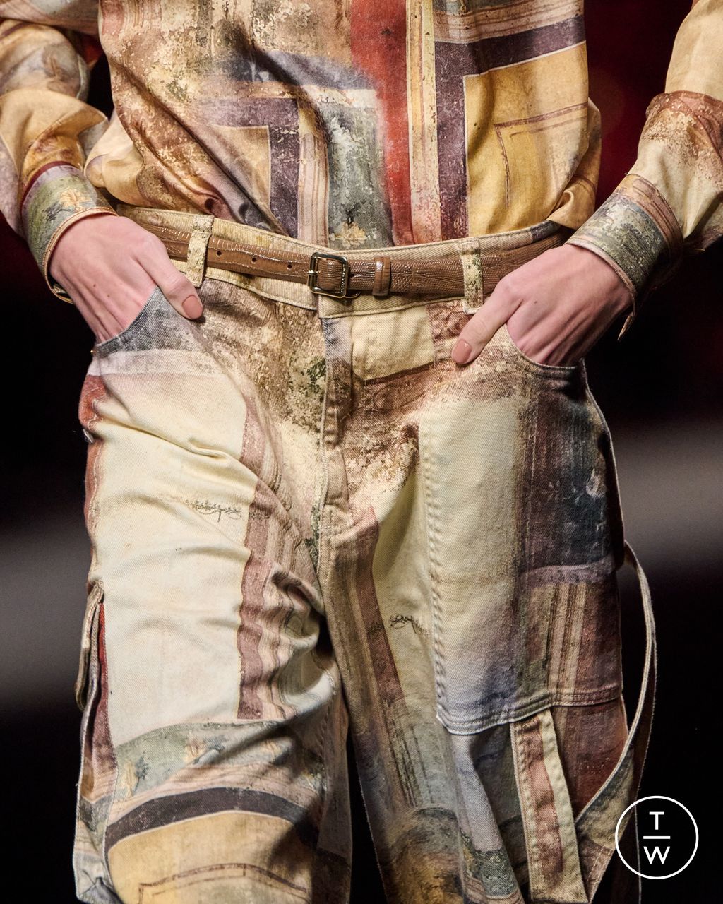 Fashion Week Milan Fall/Winter 2025 look 42 from the Roberto Cavalli collection womenswear accessories