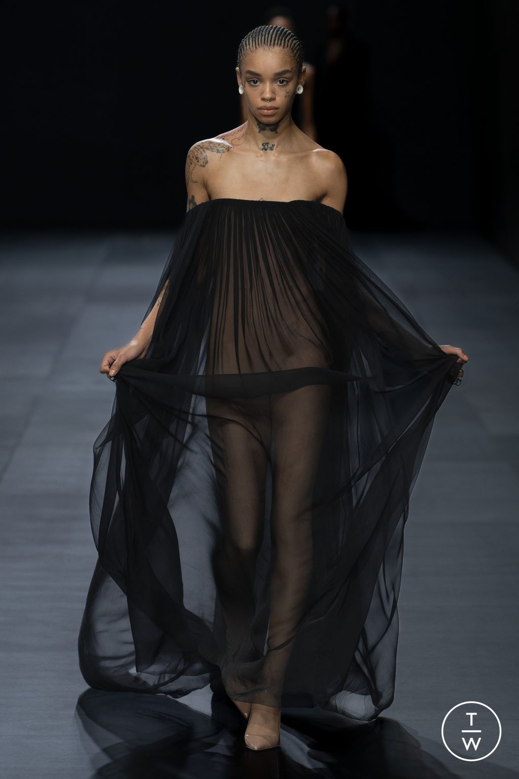 Fashion Week Paris Spring/Summer 2023 look 88 de la collection Valentino womenswear