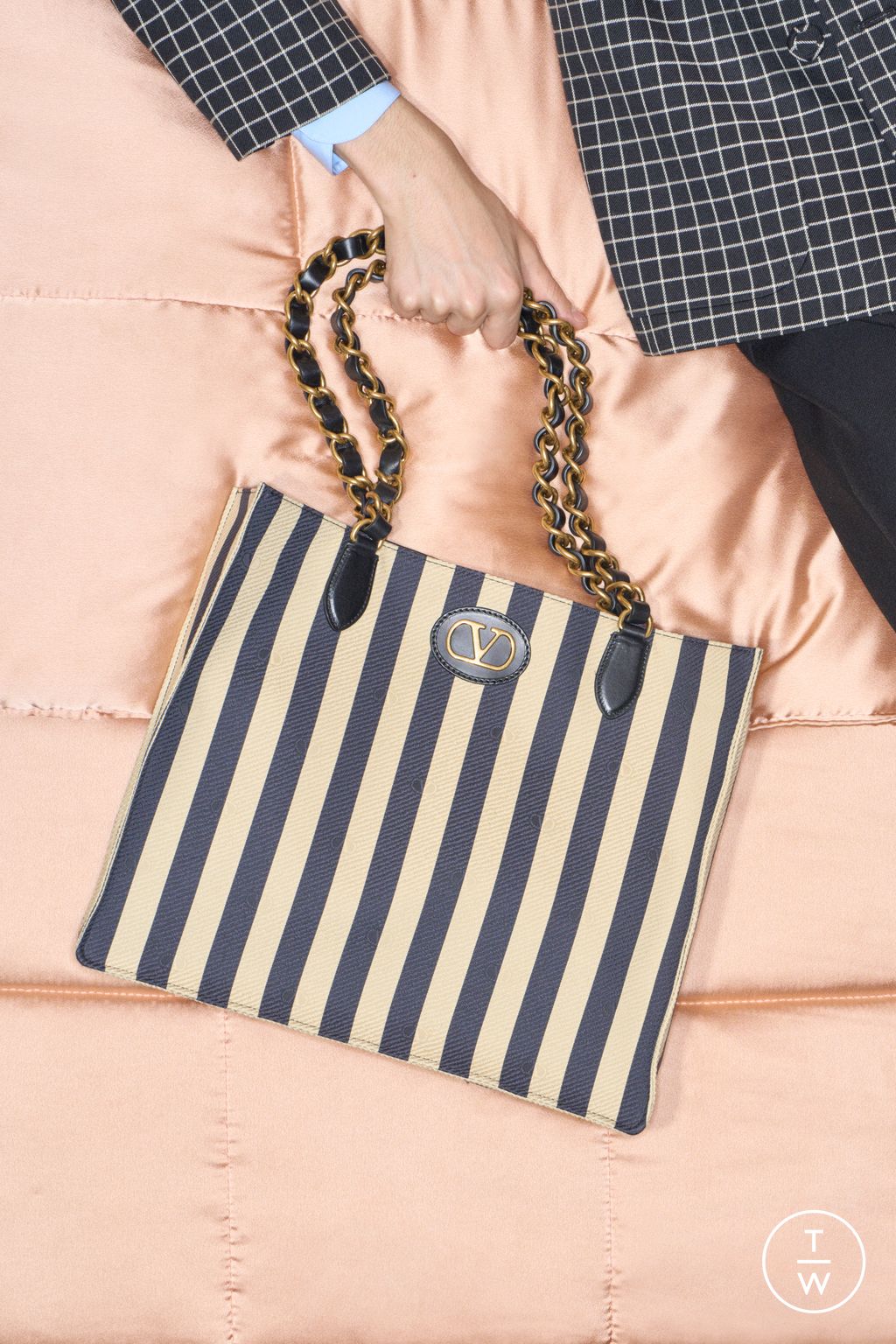 Fashion Week Paris Resort 2026 look 58 from the Valentino collection womenswear accessories