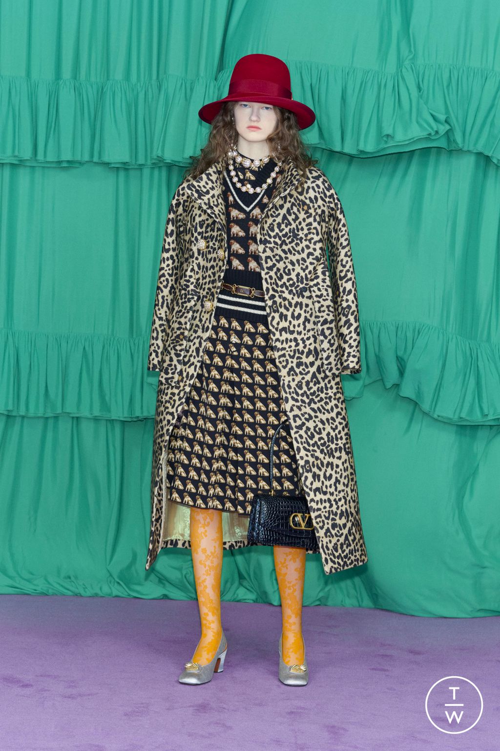 Fashion Week Paris Pre-Fall 2025 look 179 from the Valentino collection womenswear