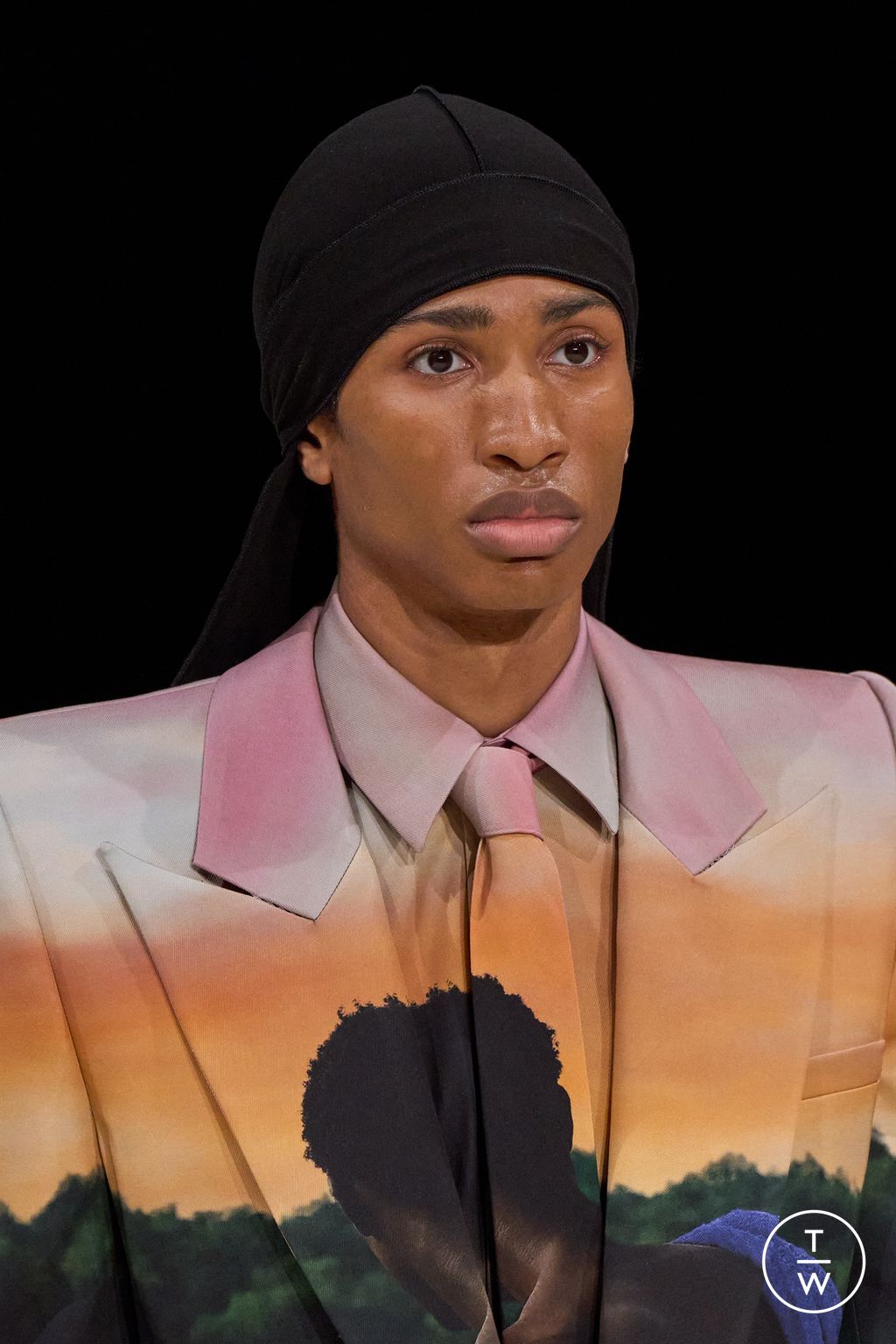 Fashion Week Paris Fall/Winter 2024 look 45 from the Balmain collection 男装配饰