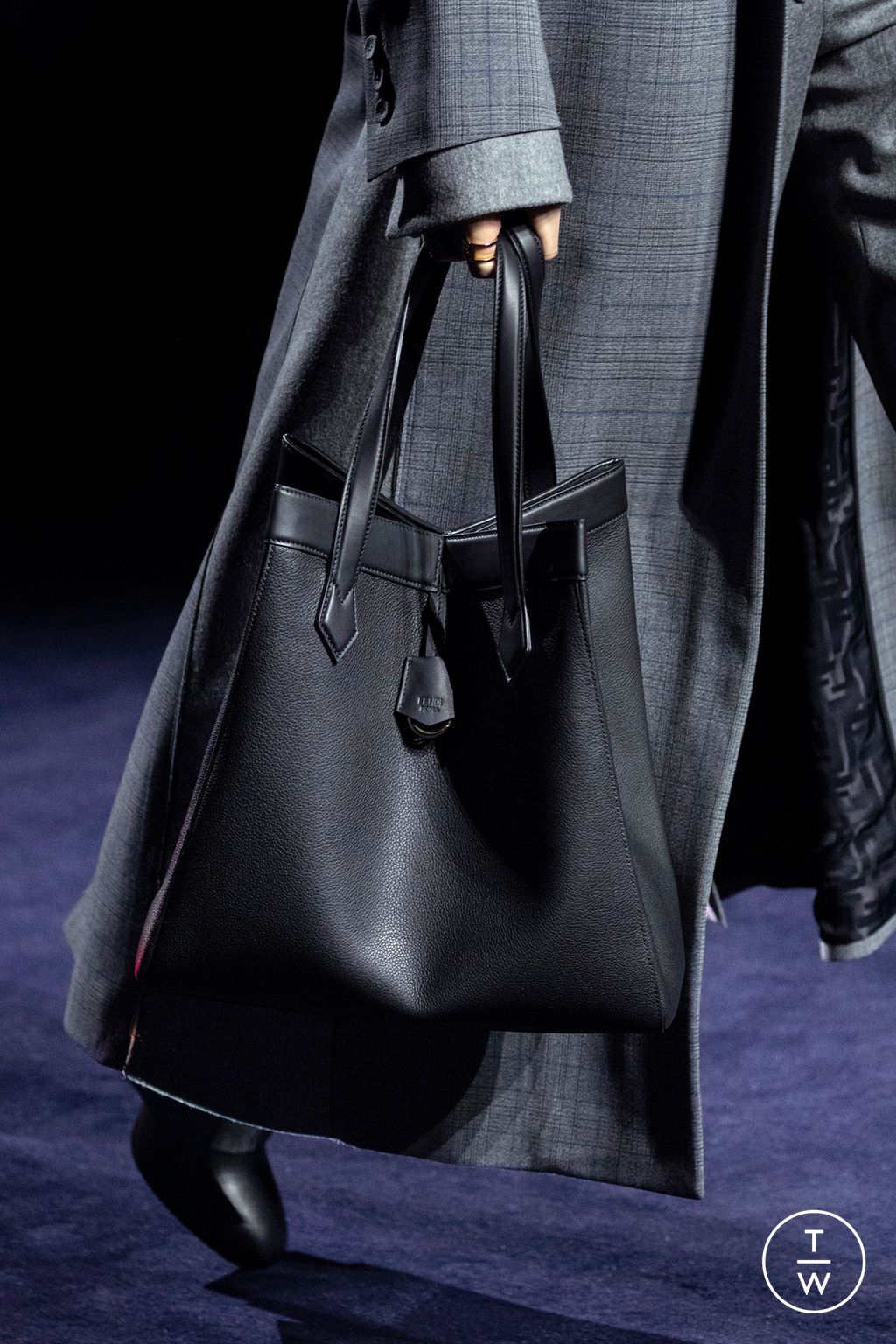 Fashion Week Milan Fall/Winter 2023 look 5 from the Fendi collection womenswear accessories