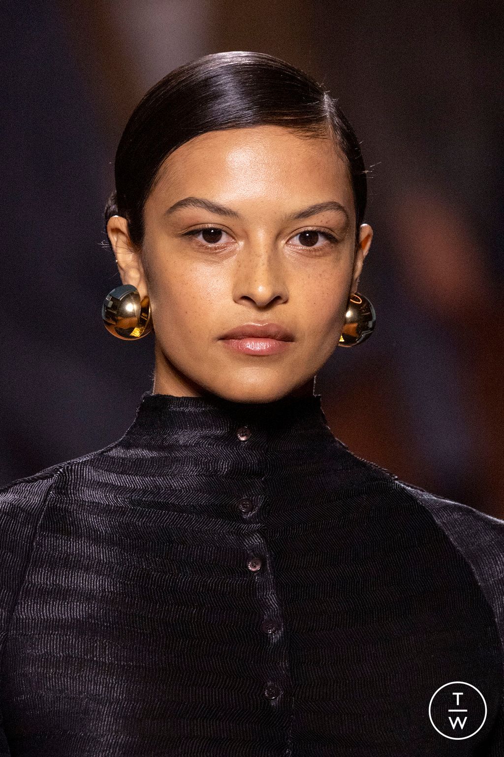 Fashion Week Milan Fall/Winter 2025 look 23 de la collection Fendi womenswear accessories