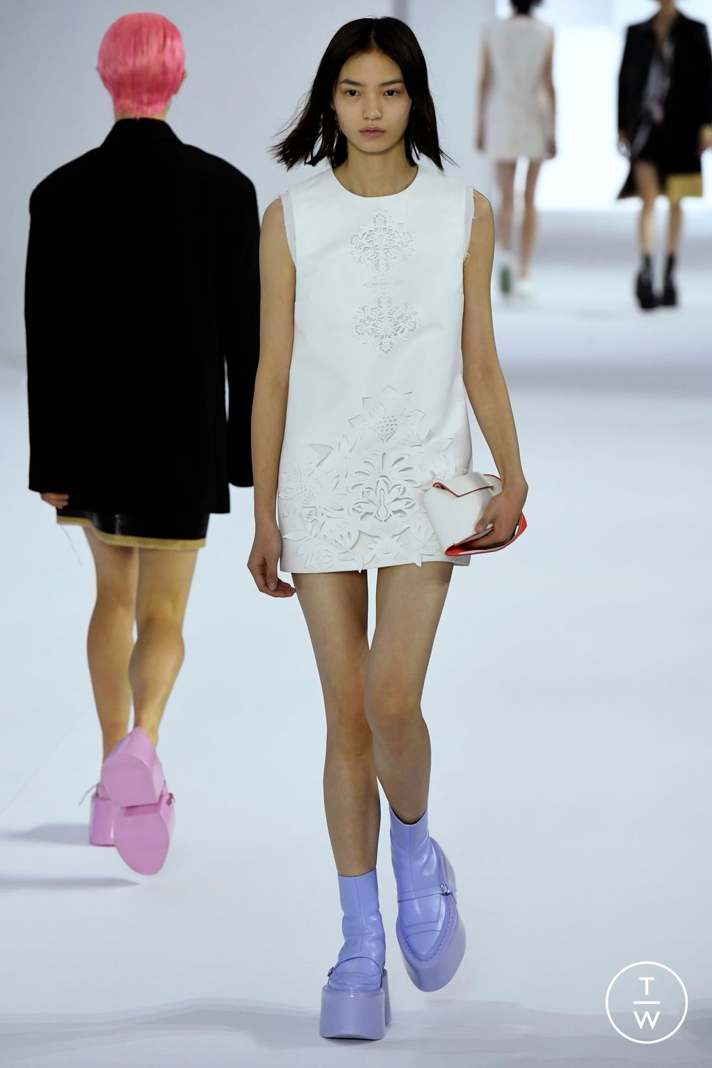 Fashion Week Paris Spring/Summer 2023 look 39 from the Shang Xia collection womenswear
