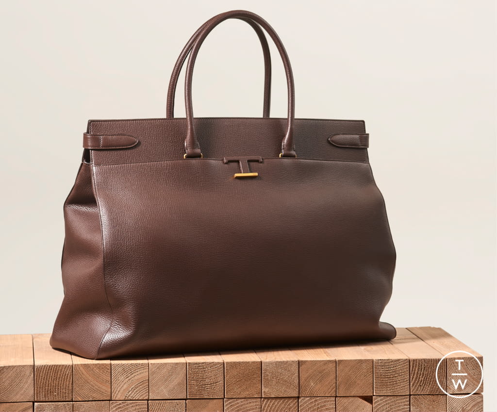 Fashion Week Milan Fall/Winter 2021 look 27 from the Tod's collection menswear accessories