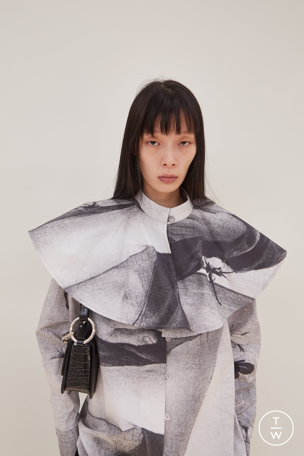Fashion Week Paris Fall/Winter 2021 look 16 from the Kimhekim collection 女装
