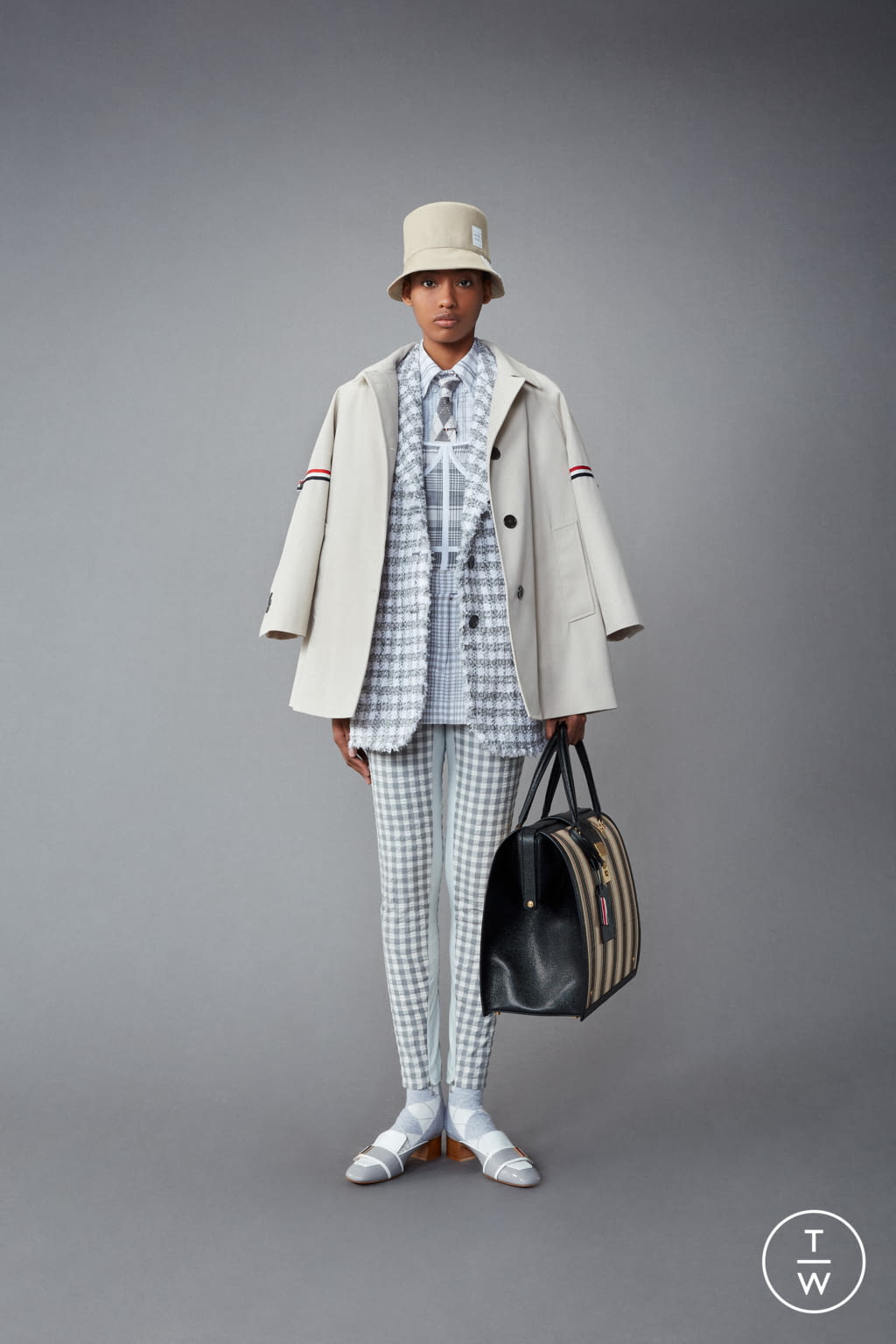 Fashion Week Paris Resort 2022 look 9 from the Thom Browne collection 女装