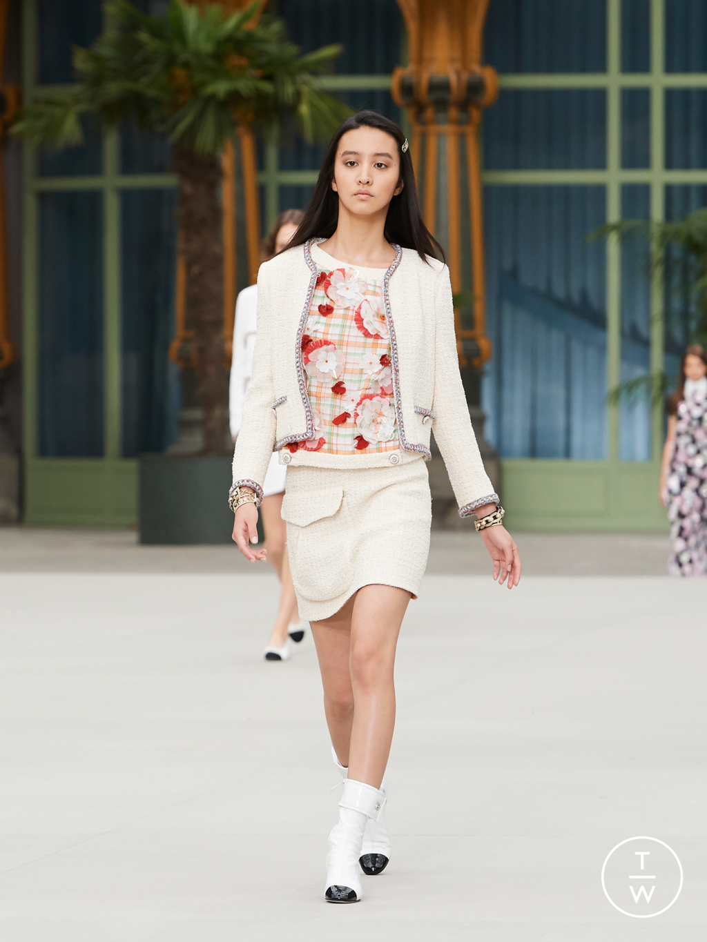 Fashion Week Paris Resort 2020 look 74 from the Chanel collection womenswear