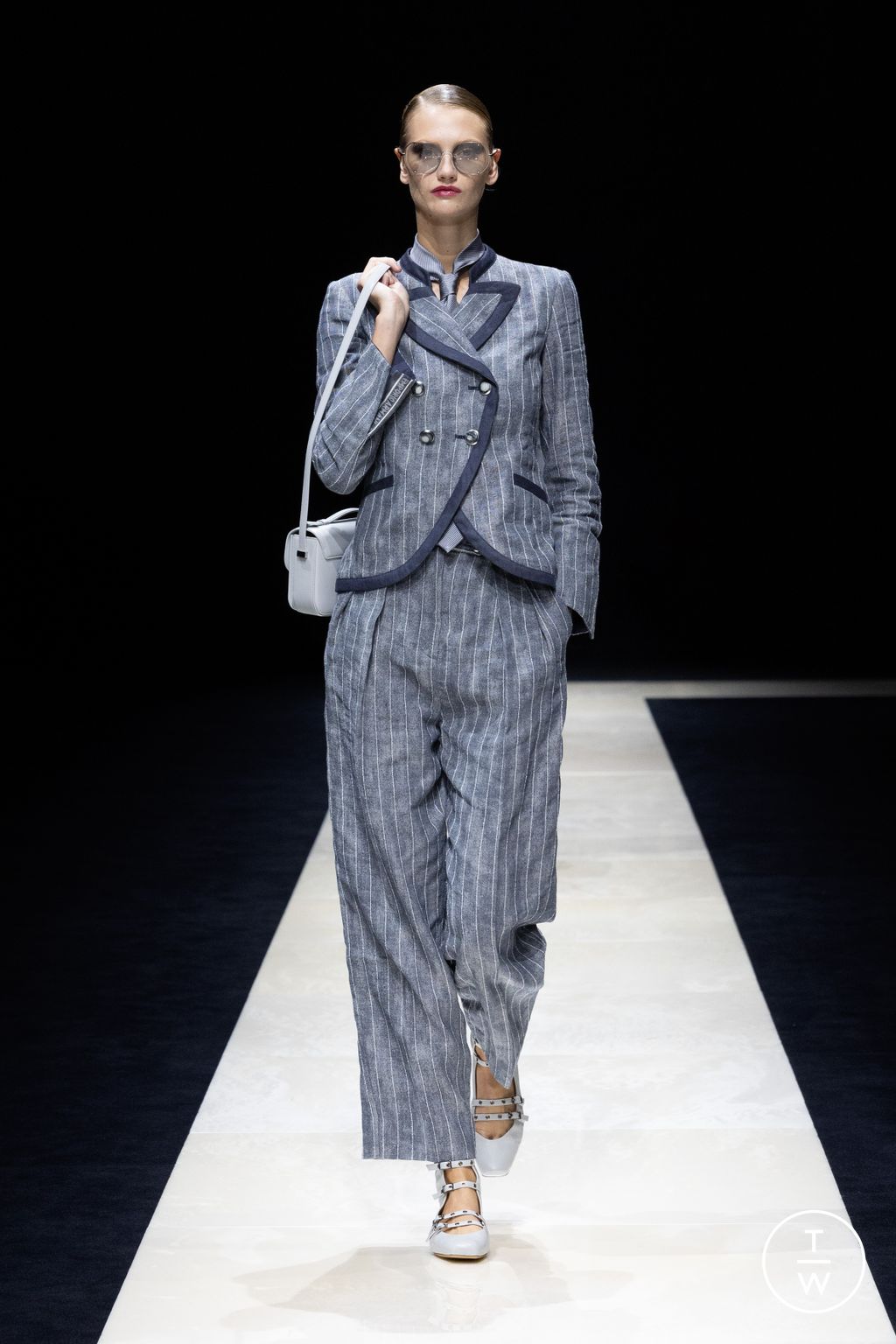 Fashion Week Milan Spring/Summer 2025 look 9 from the Emporio Armani collection womenswear
