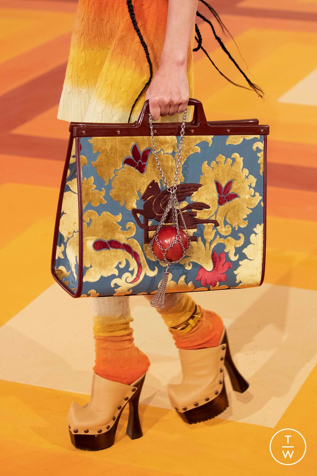 Fashion Week Milan Spring/Summer 2023 look 3 from the Etro collection womenswear accessories