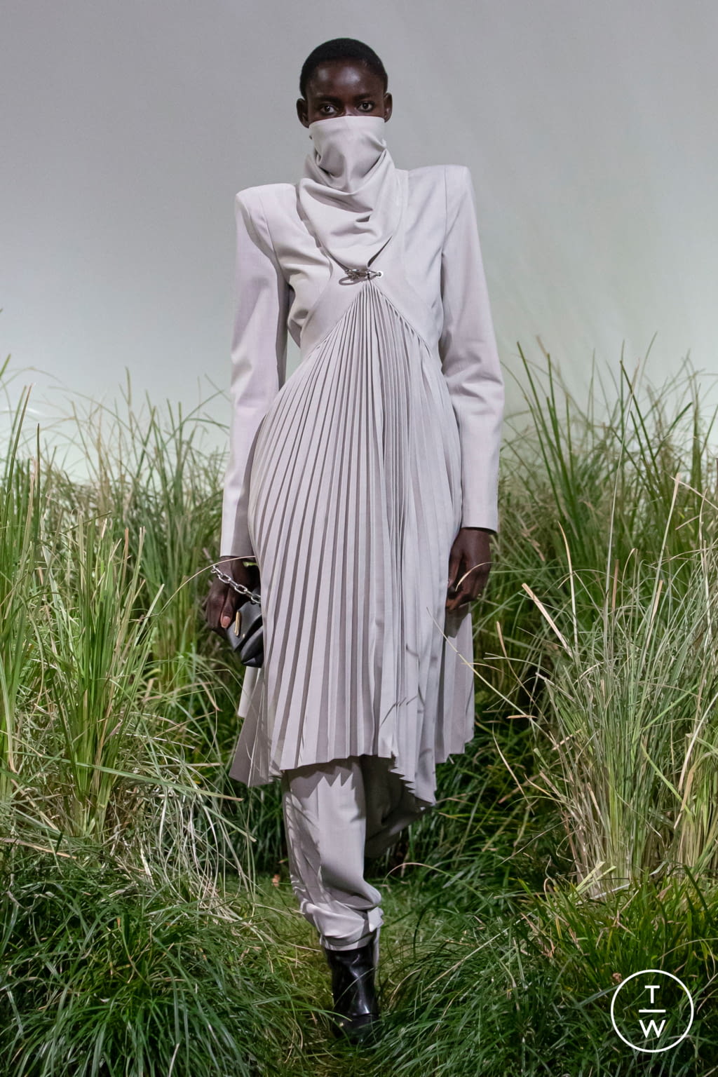 Fashion Week Milan Spring/Summer 2021 look 9 from the Off-White collection womenswear