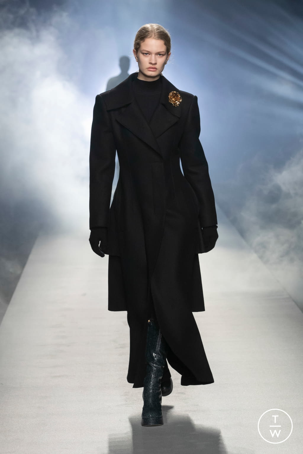 Fashion Week Milan Fall/Winter 2021 look 9 from the Alberta Ferretti collection 女装