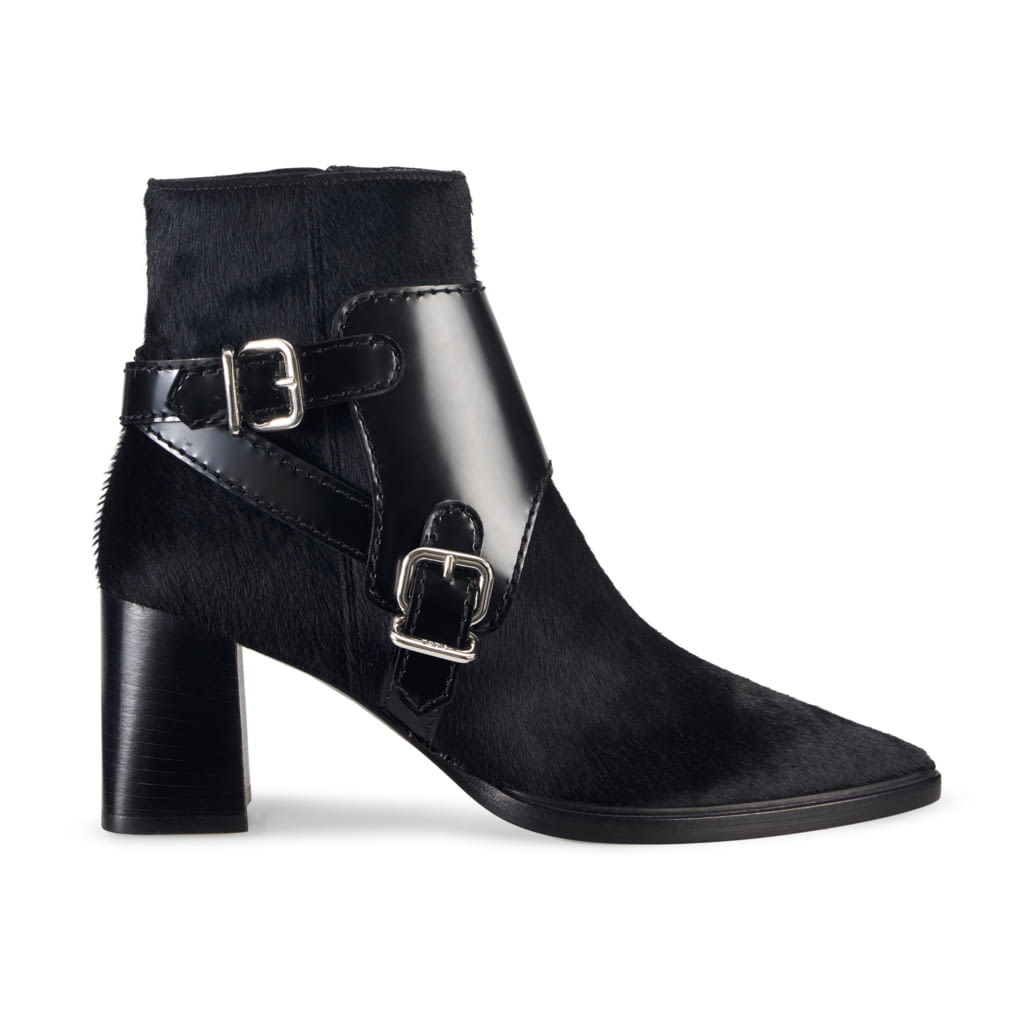 Fashion Week Milan Fall/Winter 2018 look 21 from the Tod's collection 女装配饰