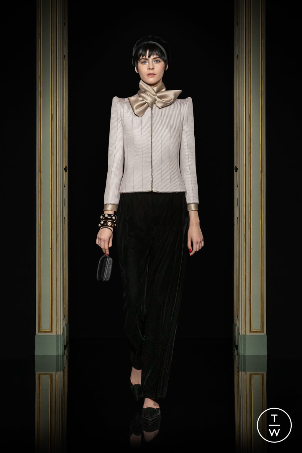 Fashion Week Paris Spring/Summer 2021 look 9 from the Giorgio Armani Privé collection 高级定制