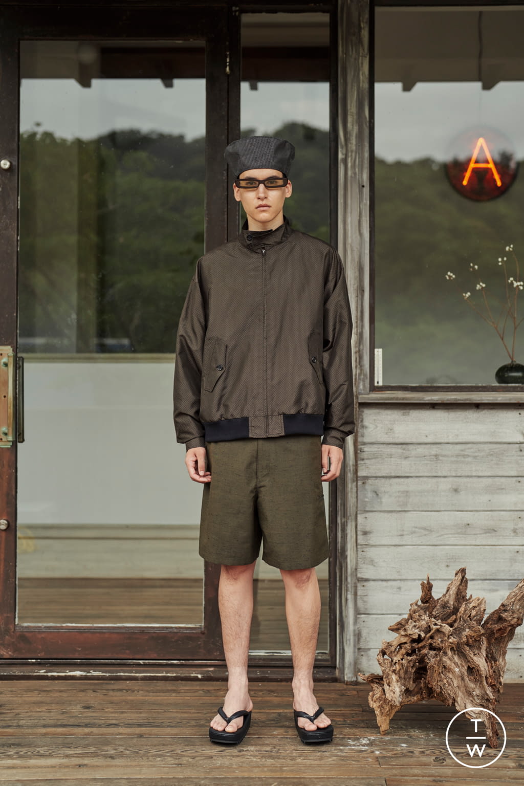 Fashion Week Paris Spring/Summer 2022 look 9 from the Undercover collection 男装