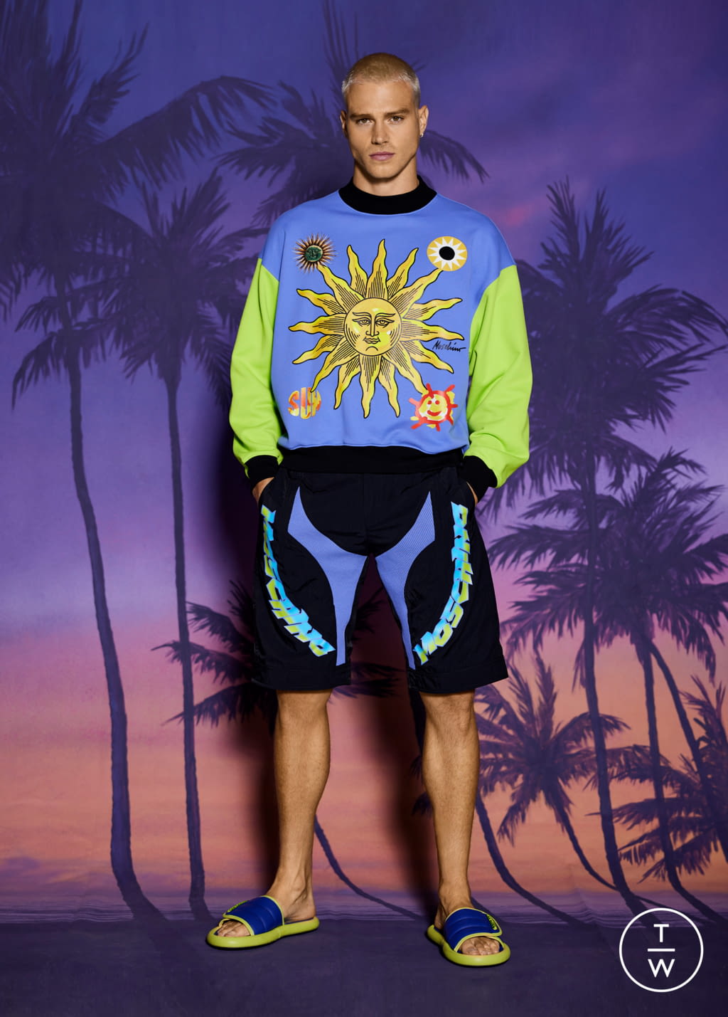 Fashion Week Milan Resort 2022 look 9 from the Moschino collection 男装