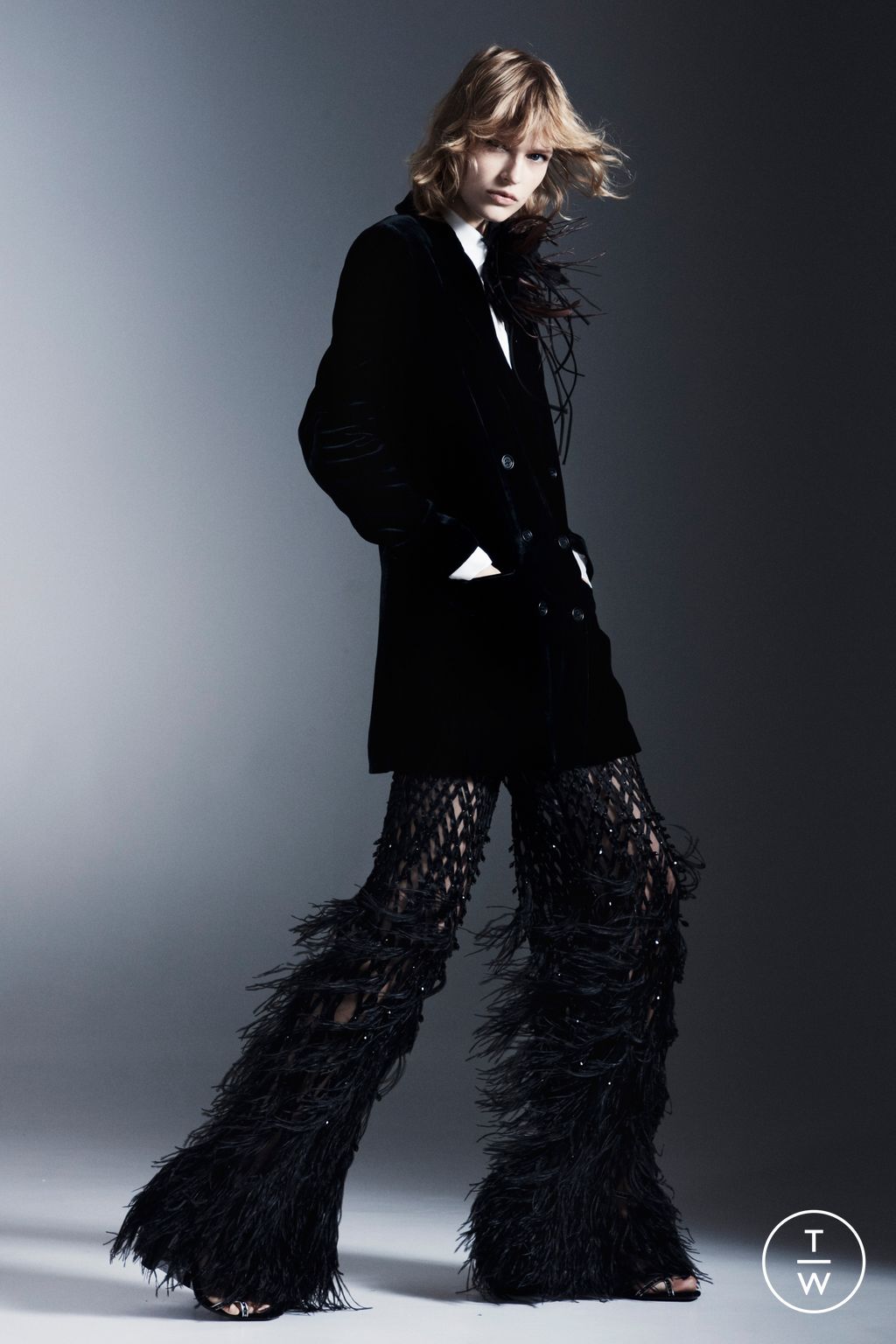 Fashion Week Milan Pre-Fall 2023 look 9 from the Alberta Ferretti collection 女装