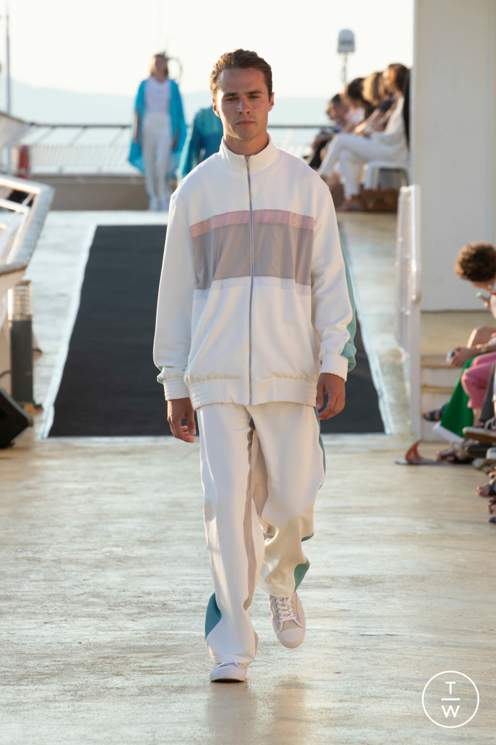 Fashion Week Paris Resort 2019 look 9 from the Koché collection 女装