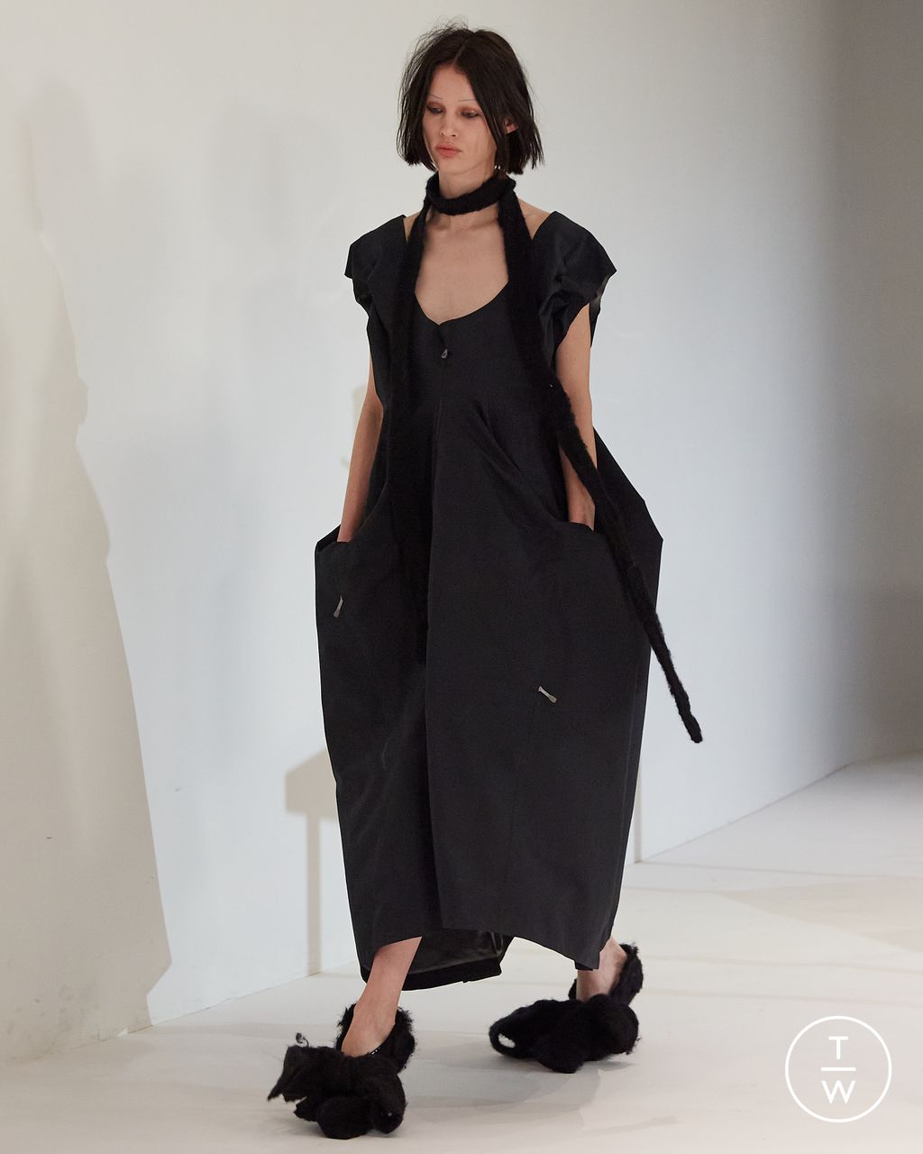 Fashion Week Paris Fall/Winter 2023 look 9 de la collection Hodakova womenswear