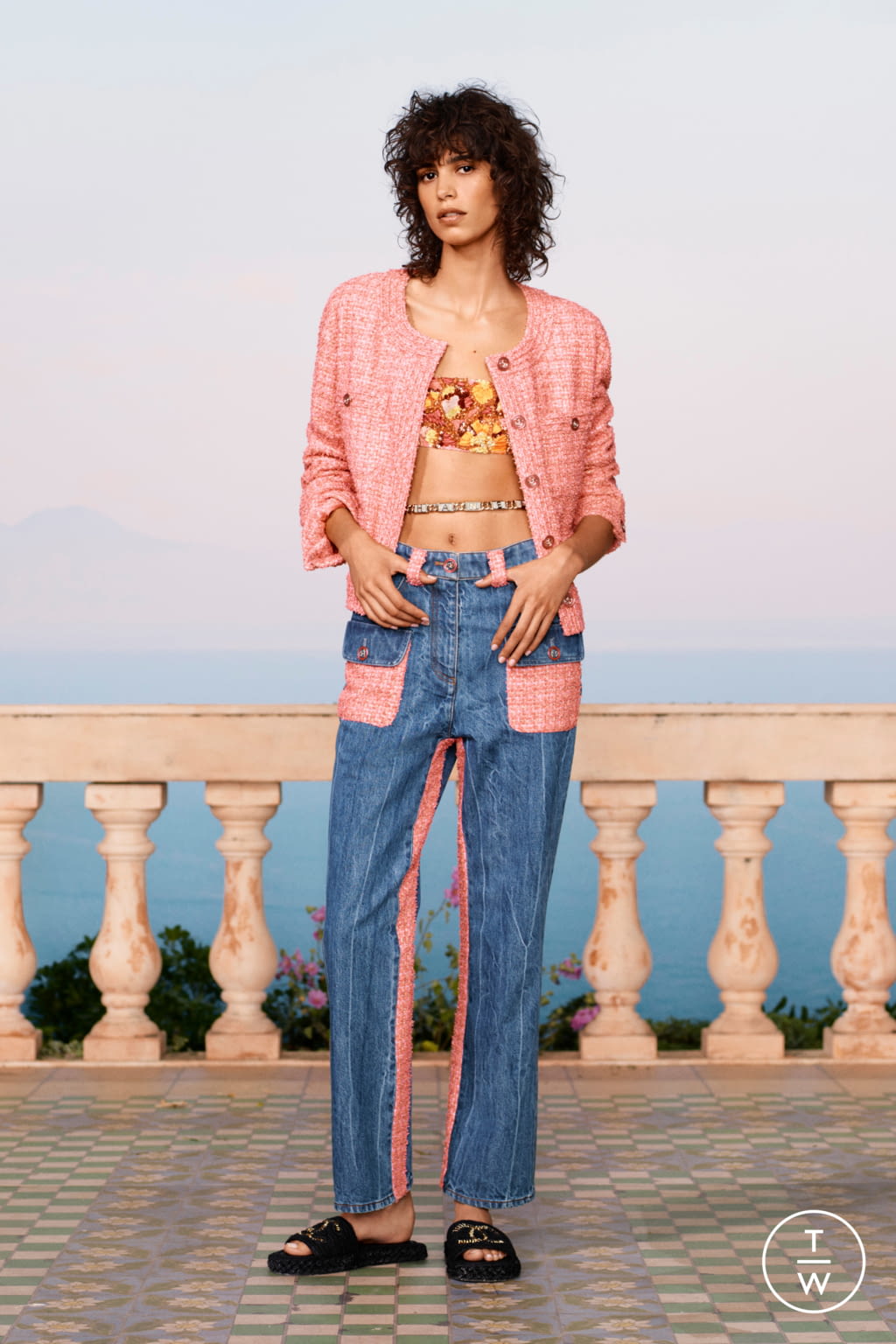 Fashion Week Paris Resort 2021 look 9 from the Chanel collection 女装