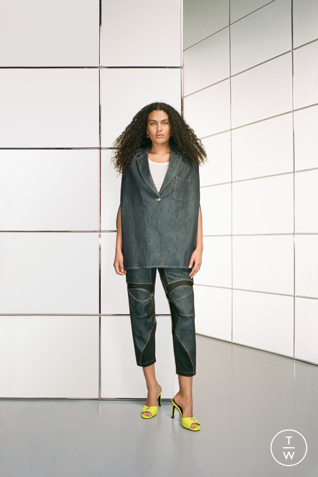 Fashion Week Paris Pre-Fall 2023 look 9 from the Coperni collection 女装