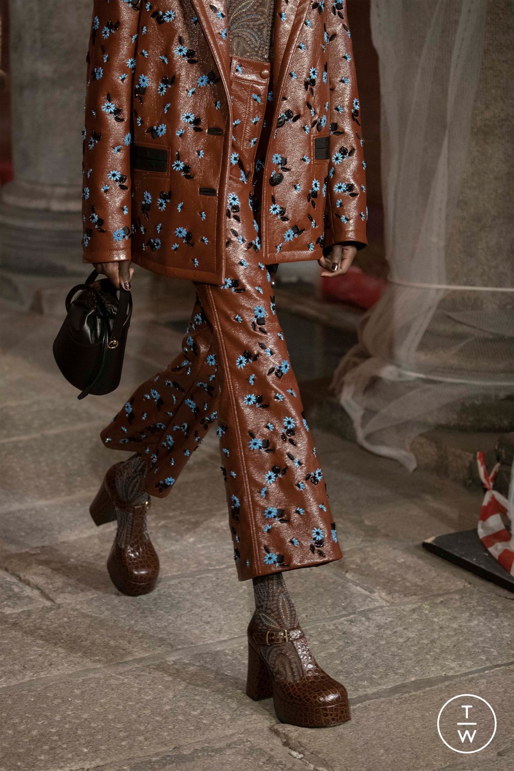 Fashion Week Milan Fall/Winter 2023 look 5 from the Etro collection womenswear accessories