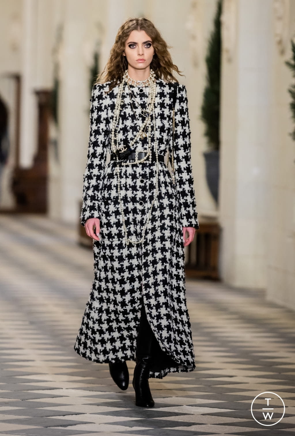 Fashion Week Paris Pre-Fall 2021 look 9 from the Chanel collection 女装