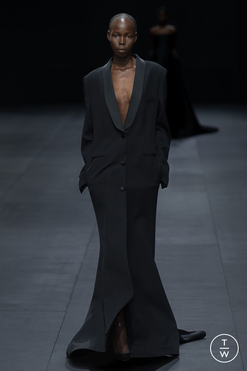 Fashion Week Paris Spring/Summer 2023 look 90 from the Valentino collection womenswear