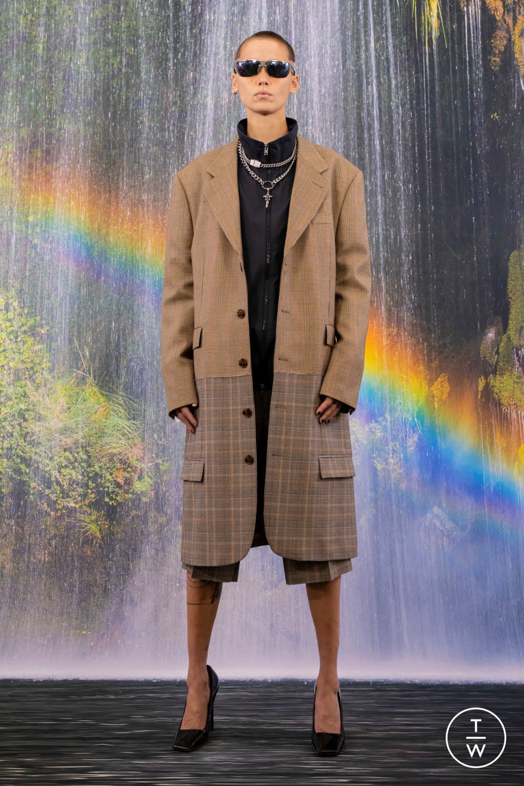 Fashion Week Paris Fall/Winter 2021 look 91 from the VETEMENTS collection 男装