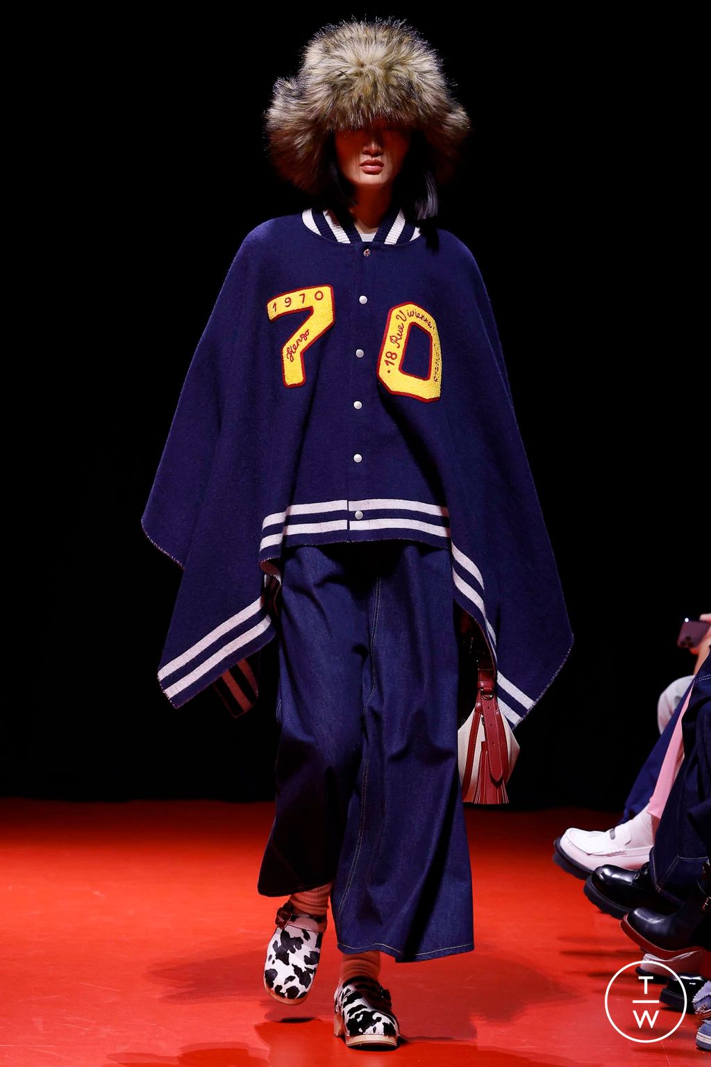 Fashion Week Paris Fall/Winter 2023 look 24 from the Kenzo collection menswear