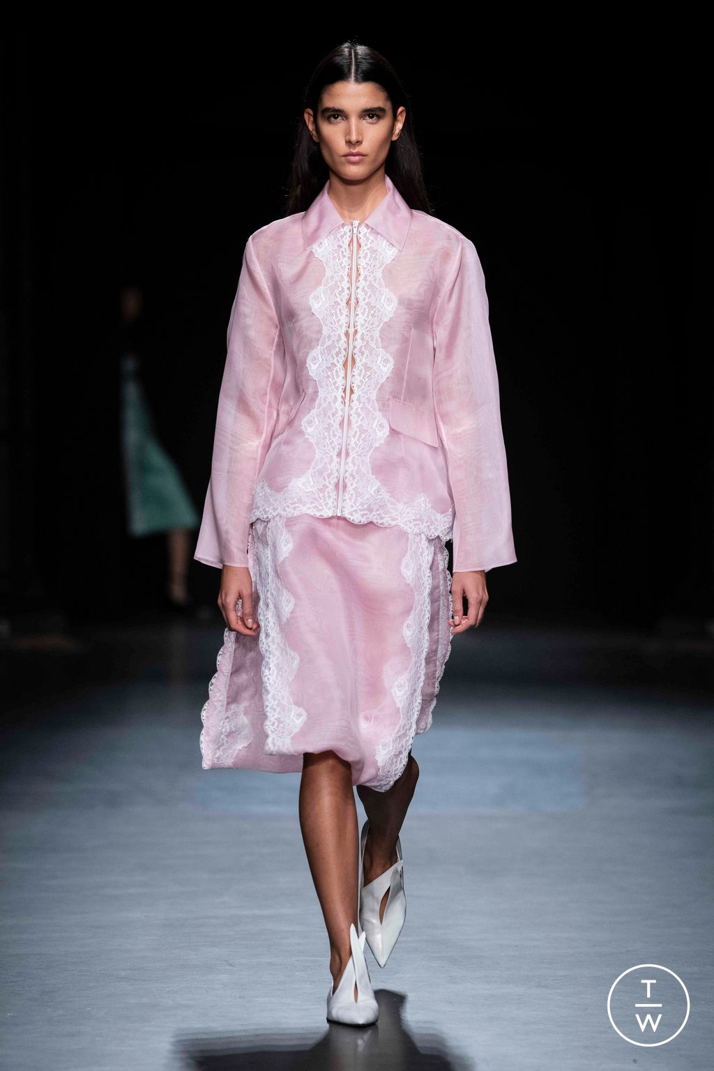 Fashion Week London Spring/Summer 2023 look 3 de la collection Christopher Kane womenswear