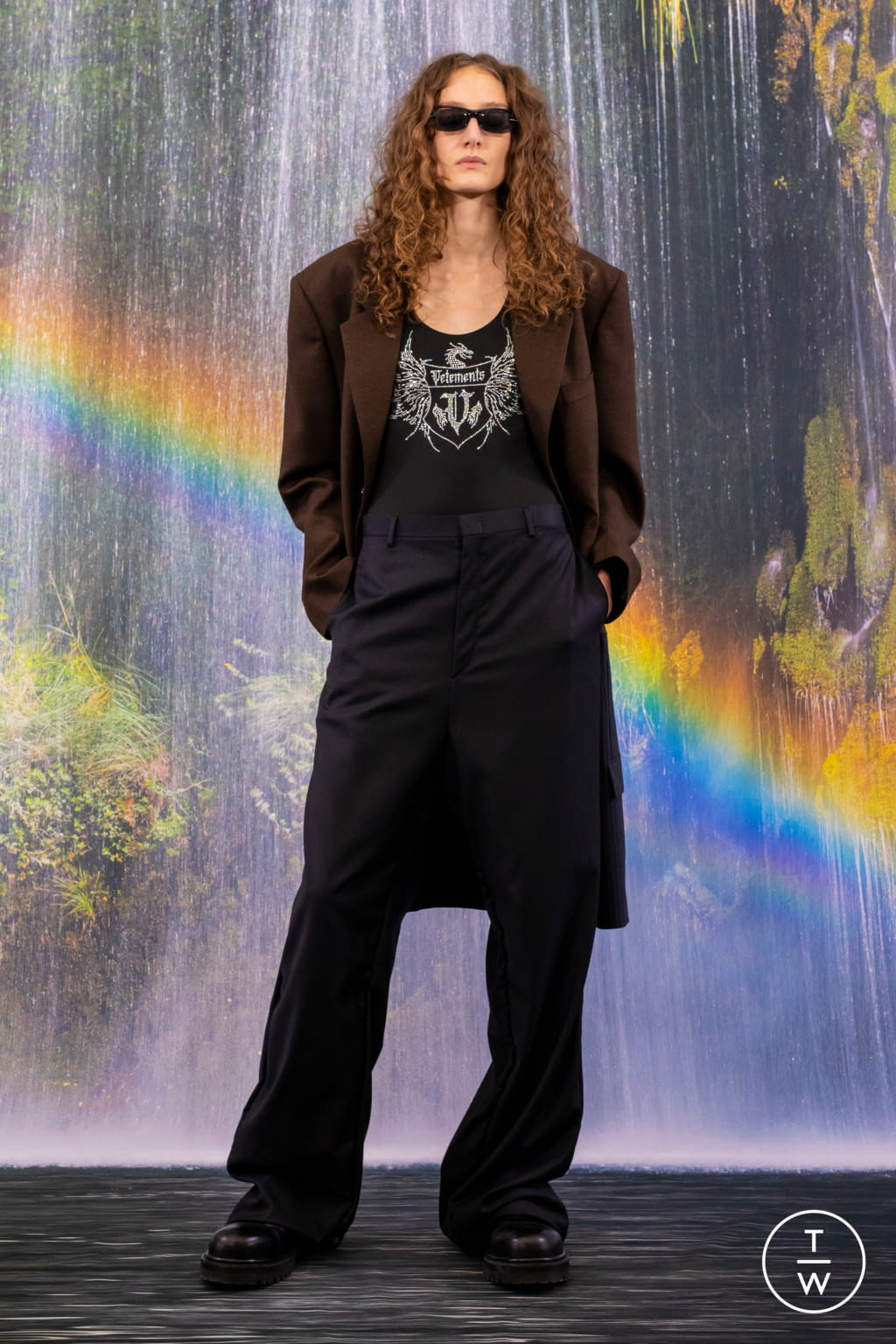 Fashion Week Paris Fall/Winter 2021 look 93 from the VETEMENTS collection 男装