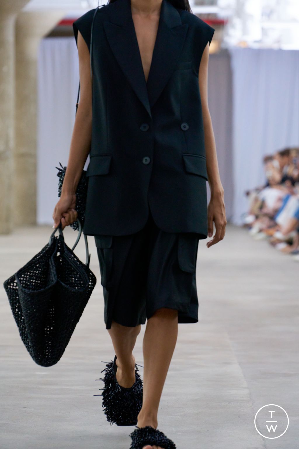 Fashion Week New York Spring/Summer 2024 look 1 from the Tibi collection 女装配饰