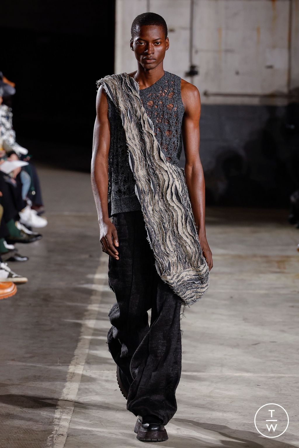 Fashion Week Paris Fall/Winter 2023 look 7 from the TAAKK collection menswear
