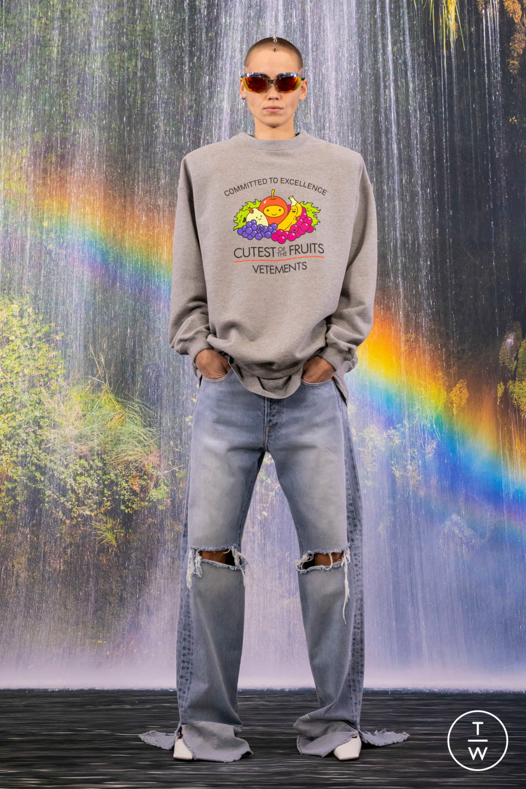 Fashion Week Paris Fall/Winter 2021 look 97 from the VETEMENTS collection 男装
