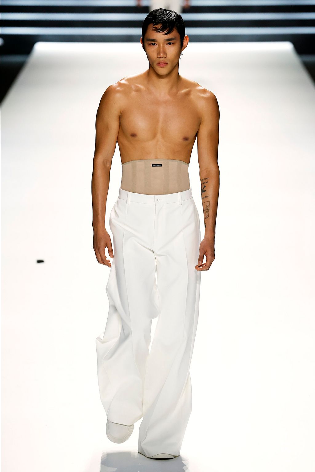 Fashion Week Milan Fall/Winter 2023 look 79 de la collection Dolce & Gabbana menswear