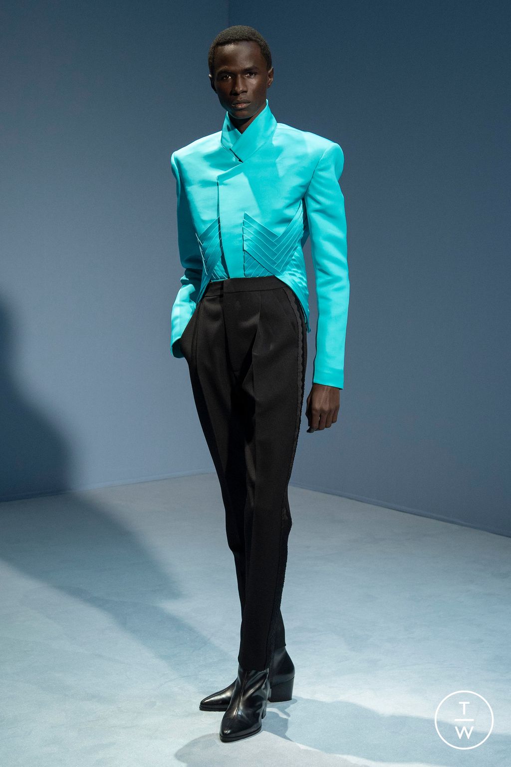 Fashion Week Paris Spring/Summer 2023 look 7 de la collection Jean Paul Gaultier couture