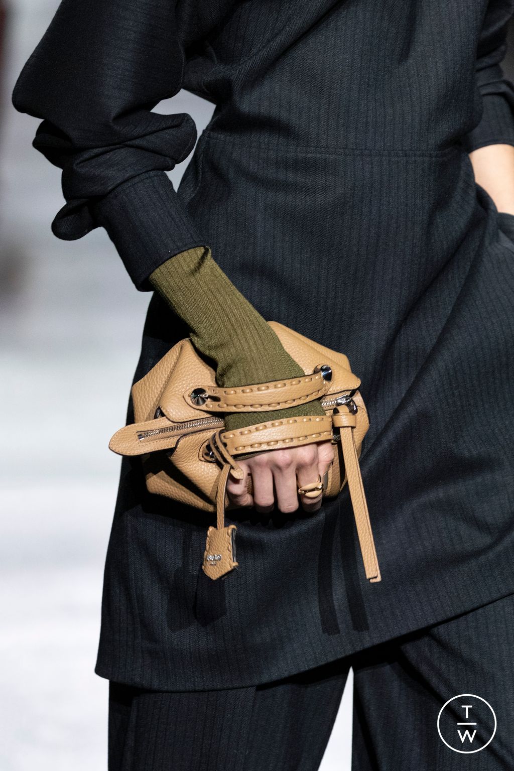 Fashion Week Milan Fall/Winter 2024 look 7 from the Fendi collection womenswear accessories