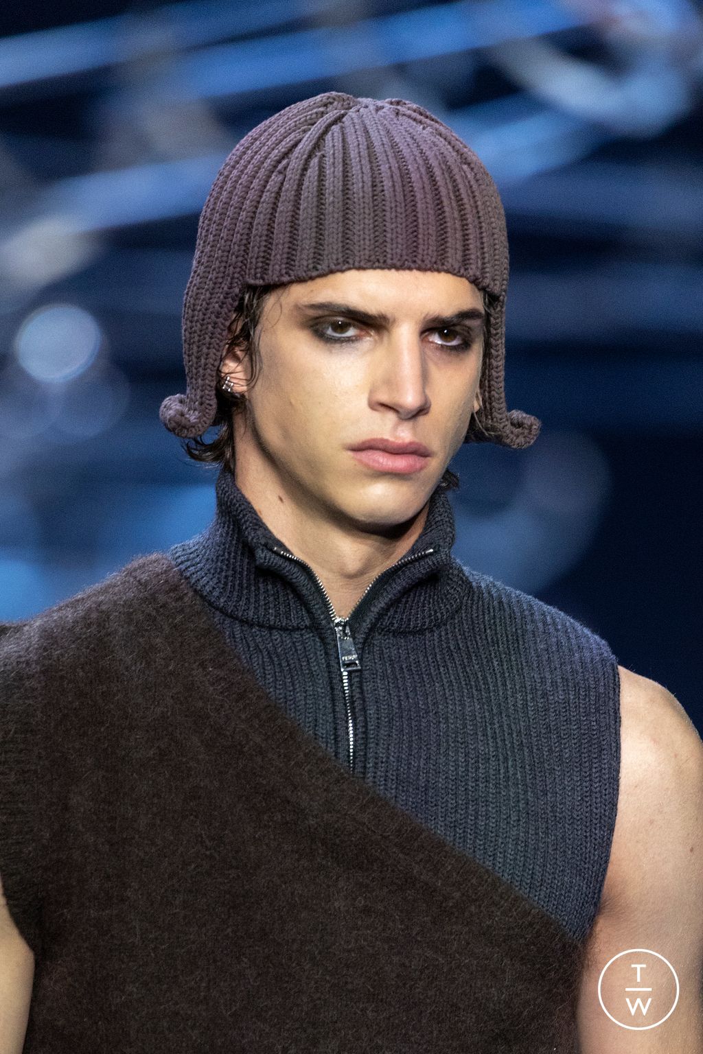 Fashion Week Milan Fall/Winter 2023 look 20 from the Fendi collection menswear accessories